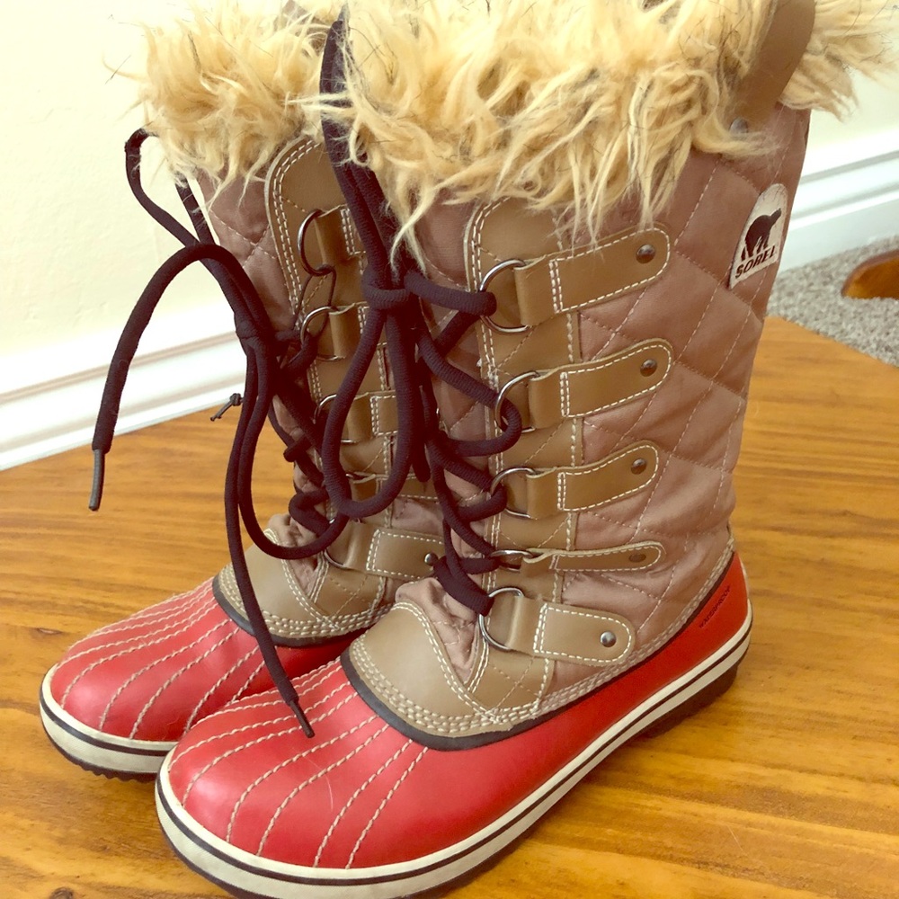 Sorel women’s winter snow boots. Size 8.5